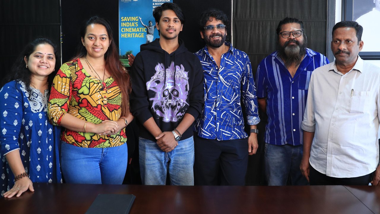 Nagarjuna : ‘తల’ సినిమా ఫస్ట్ టికెట్ కొన్న కింగ్ నాగార్జున.. Nagarjuna : ‘తల’ సినిమా ఫస్ట్ టికెట్ కొన్న కింగ్ నాగార్జున..