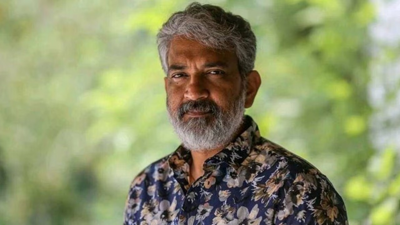 అందరూ రాజమౌళి సినిమాల కోసం వెయిటింగ్.. ఆయన వెయిట్ చేసేది ఎవరి సినిమాల కోసమో తెలిస్తే.. అందరూ రాజమౌళి సినిమాల కోసం వెయిటింగ్.. ఆయన వెయిట్ చేసేది ఎవరి సినిమాల కోసమో తెలిస్తే..