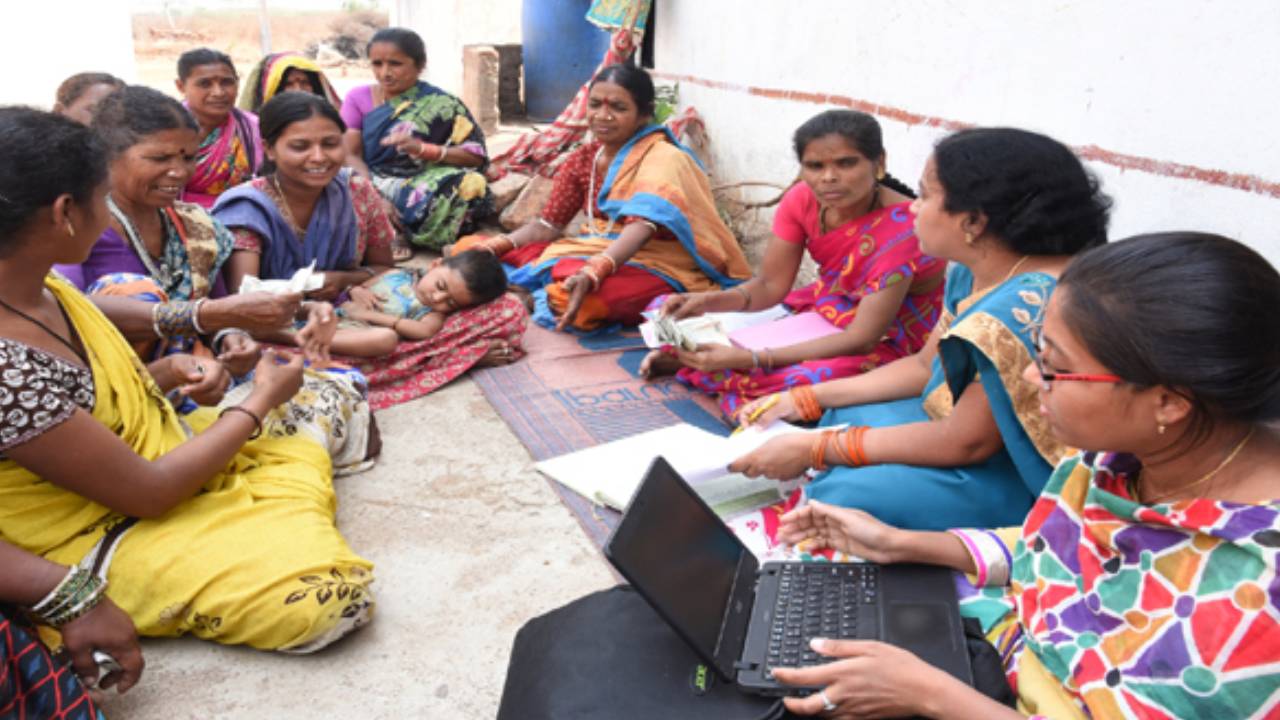 స్వయం సహాయక సంఘాలకు బంపర్ బొనాంజా.. స్వయం సహాయక సంఘాలకు బంపర్ బొనాంజా..