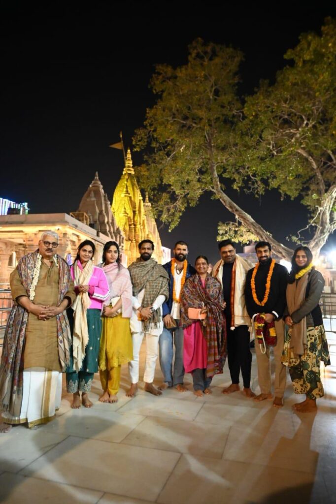 Vijay Deverakonda Shares Kashi Trip Photos with Allu Sneha Reddy and Others 