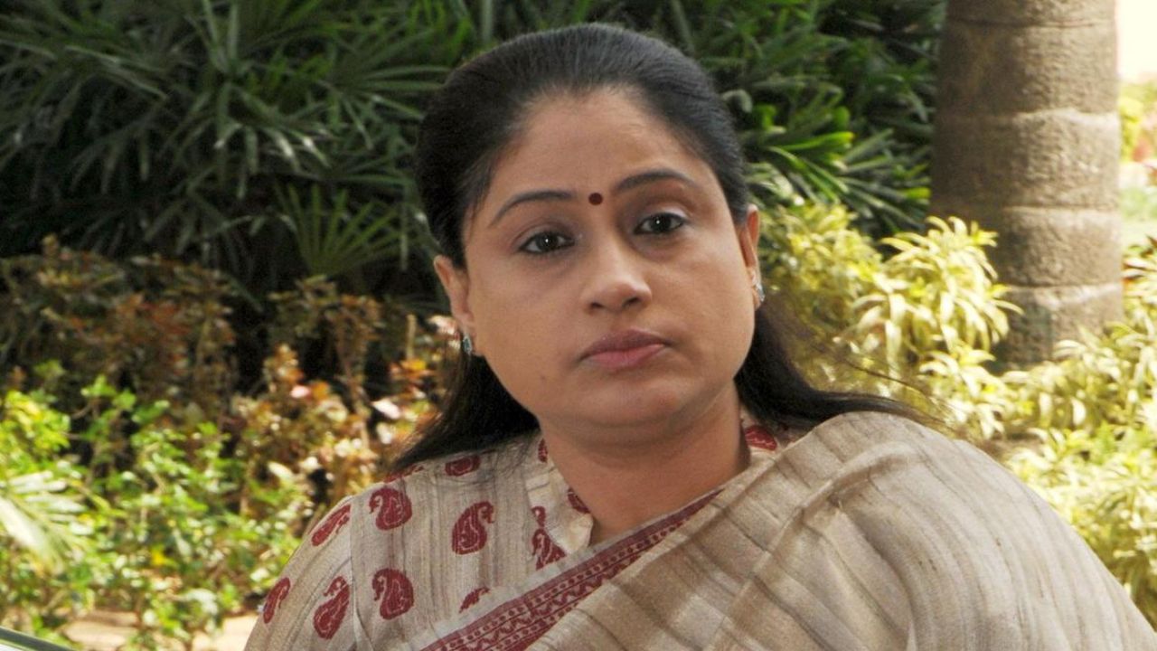 మంత్రివర్గ విస్తరణ.. రాములమ్మకు హోంశాఖ? అమాత్య రేసులో ఉన్న నేతలకు భయం మంత్రివర్గ విస్తరణ.. రాములమ్మకు హోంశాఖ? అమాత్య రేసులో ఉన్న నేతలకు భయం