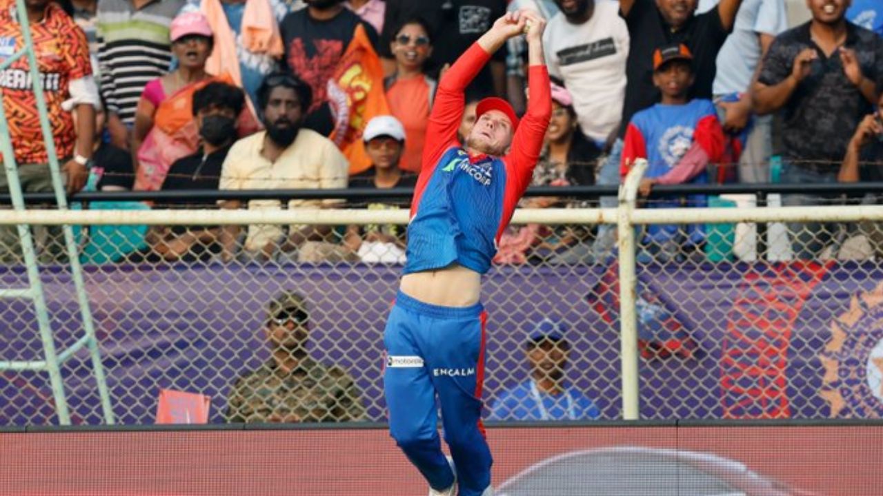 Vizag Match: 5 వికెట్లు పడగొట్టి.. సన్రైజర్స్ హైదరాబాద్ బ్యాటర్ల వెన్ను విరిచిన మిచెల్ స్టార్క్ Vizag Match: 5 వికెట్లు పడగొట్టి.. సన్రైజర్స్ హైదరాబాద్ బ్యాటర్ల వెన్ను విరిచిన మిచెల్ స్టార్క్