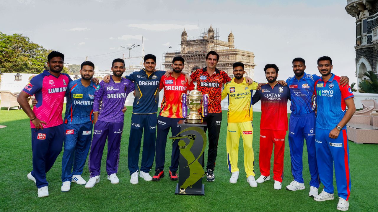 IPL 2025: ఐపీఎల్లో ప్లేఆఫ్స్కు చేరుకునే నాలుగు జట్లు ఇవే.. మాజీ క్రికెటర్ల అంచనా.. 2 దిగ్గజ టీమ్లకు షాక్ IPL 2025: ఐపీఎల్లో ప్లేఆఫ్స్కు చేరుకునే నాలుగు జట్లు ఇవే.. మాజీ క్రికెటర్ల అంచనా.. 2 దిగ్గజ టీమ్లకు షాక్