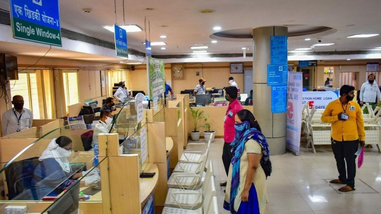 SBI Recruitment 2025: ఎస్బీఐలో ఉద్యోగాలు.. అప్లై చేసుకున్నారా? రూ.50,000 వరకు జీతం SBI Recruitment 2025: ఎస్బీఐలో ఉద్యోగాలు.. అప్లై చేసుకున్నారా? రూ.50,000 వరకు జీతం