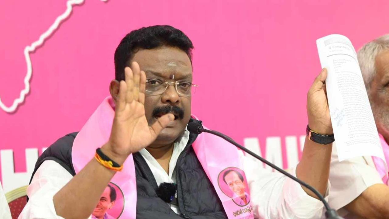 Dasoju Sravan: కేసీఆర్ని ఏమైనా చేయాలని కుట్ర చేస్తున్నారా?: ఎమ్మెల్సీ దాసోజు శ్రవణ్ Dasoju Sravan: కేసీఆర్ని ఏమైనా చేయాలని కుట్ర చేస్తున్నారా?: ఎమ్మెల్సీ దాసోజు శ్రవణ్