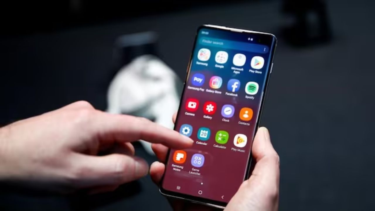 One UI 7 update: మీ స్మార్ట్ఫోన్కి ఈ అప్డేట్ ఎప్పుడు వస్తుందో తెలుసా? One UI 7 update: మీ స్మార్ట్ఫోన్కి ఈ అప్డేట్ ఎప్పుడు వస్తుందో తెలుసా?