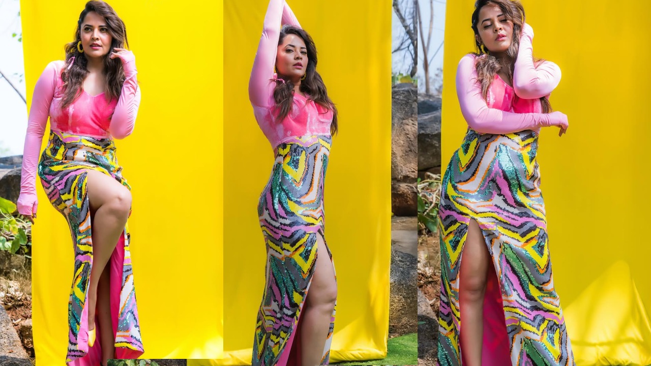 Anasuya Bharadwaj : కలర్ ఫుల్ ఫోజులతో అనసూయ ఫొటోలు.. కొత్త షో కోసం..
