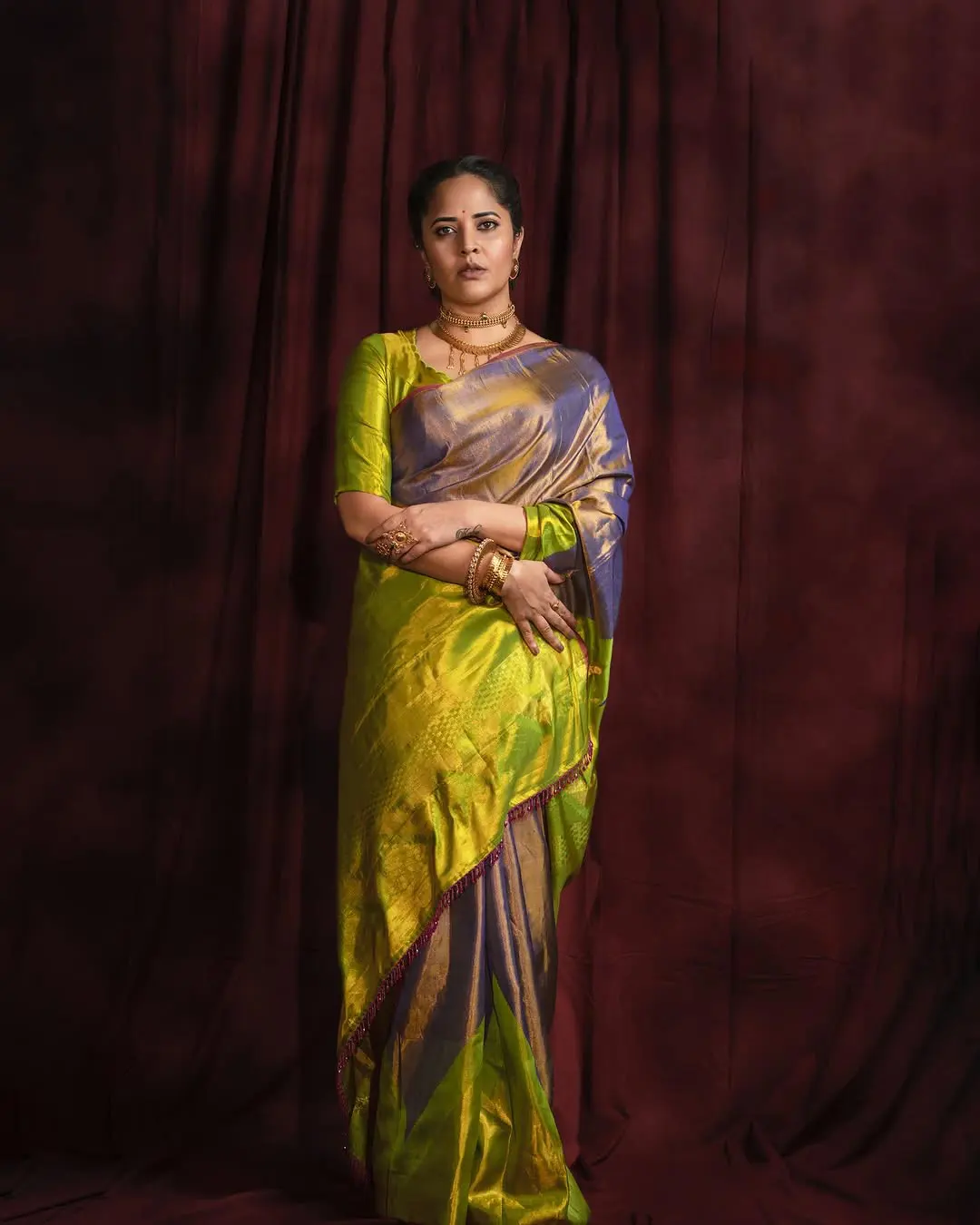 Anasuya Bharadwaj Serious Looks in Saree