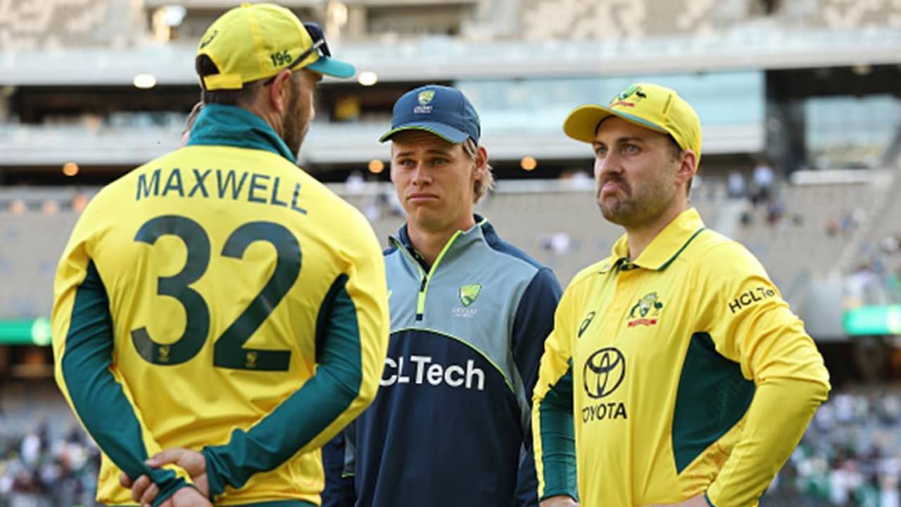 IND vs AUS : సెమీస్లో భారత్ పై విజయం సాధించేందుకు ఆసీస్ మాస్టర్ ప్లాన్.. రంగంలోకి డేంజరస్ ప్లేయర్.. IND vs AUS : సెమీస్లో భారత్ పై విజయం సాధించేందుకు ఆసీస్ మాస్టర్ ప్లాన్.. రంగంలోకి డేంజరస్ ప్లేయర్..
