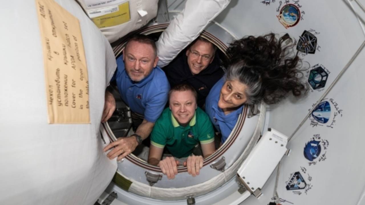 Sunita Williams: నాసా కీలక ప్రకటన.. సునీత విలియమ్స్ భూమిపైకి వచ్చే సమయం ఇదే.. ప్రత్యక్ష ప్రసారాన్ని చూడొచ్చు.. Sunita Williams: నాసా కీలక ప్రకటన.. సునీత విలియమ్స్ భూమిపైకి వచ్చే సమయం ఇదే.. ప్రత్యక్ష ప్రసారాన్ని చూడొచ్చు..