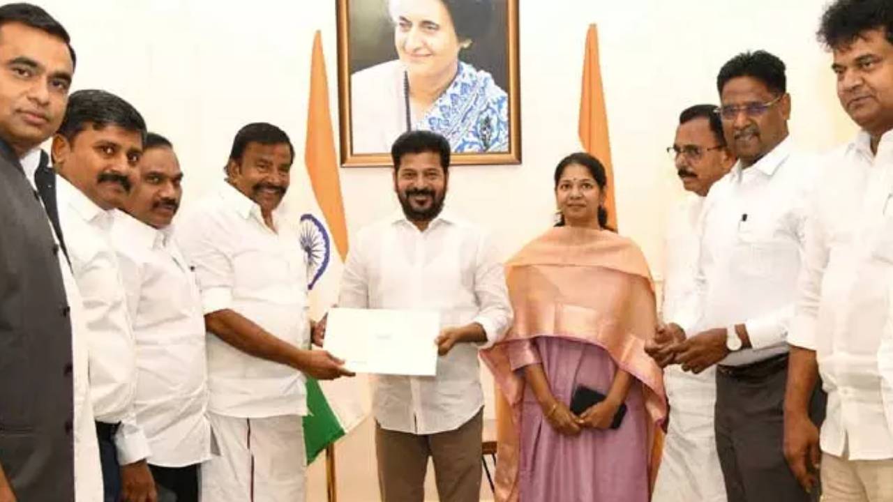 Delimitation: డీలిమిటేషన్ పై పోరు.. సీఎం రేవంత్ రెడ్డితో డీఎంకే నేతల భేటీ Delimitation: డీలిమిటేషన్ పై పోరు.. సీఎం రేవంత్ రెడ్డితో డీఎంకే నేతల భేటీ