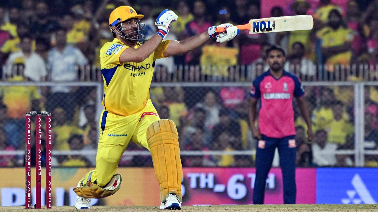 MS Dhoni : సీఎస్కేకు భారంగా మారాడా ? ధోని బ్యాటింగ్ ఆర్డర్ పై సష్టత నిచ్చిన స్టీఫెన్ ఫ్లెమింగ్.. MS Dhoni : సీఎస్కేకు భారంగా మారాడా ? ధోని బ్యాటింగ్ ఆర్డర్ పై సష్టత నిచ్చిన స్టీఫెన్ ఫ్లెమింగ్..