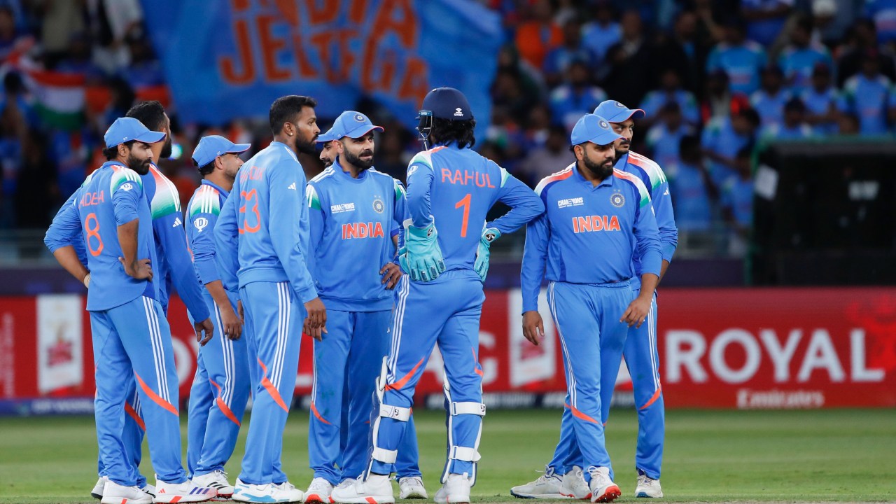 Champions trophy 2025 : సెమీస్లో భారత ప్రత్యర్థి ఎవరో తేలిపోయింది.. ఆస్ట్రేలియా, దక్షిణాఫ్రికాలో ఎవరితో అంటే ? Champions trophy 2025 : సెమీస్లో భారత ప్రత్యర్థి ఎవరో తేలిపోయింది.. ఆస్ట్రేలియా, దక్షిణాఫ్రికాలో ఎవరితో అంటే ?