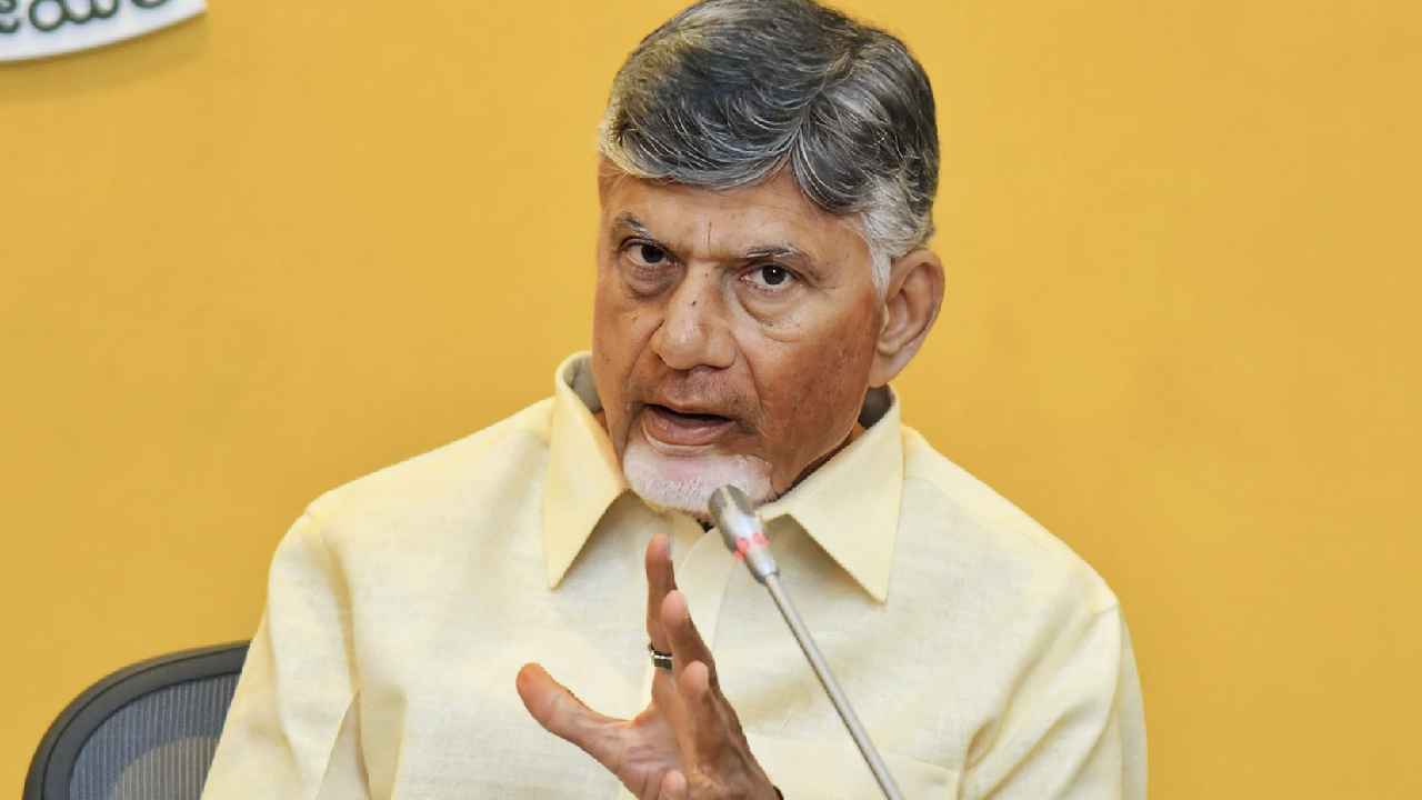 ఆ ఇద్దరి భేటీ వెనుక రీజన్ అదేనా? ఆయనకు కీలక పదవి ఖాయమా? సీఎం నుంచి హామీ వచ్చేసిందా? ఆ ఇద్దరి భేటీ వెనుక రీజన్ అదేనా? ఆయనకు కీలక పదవి ఖాయమా? సీఎం నుంచి హామీ వచ్చేసిందా?