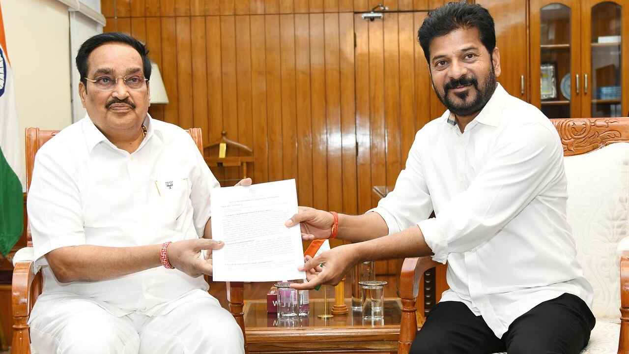 Cm Revanth Reddy : కృష్ణా జలాల్లో తెలంగాణకు అన్యాయం జరుగుతోంది- ఏపీ ప్రభుత్వంపై కేంద్రానికి సీఎం రేవంత్ ఫిర్యాదు Cm Revanth Reddy : కృష్ణా జలాల్లో తెలంగాణకు అన్యాయం జరుగుతోంది- ఏపీ ప్రభుత్వంపై కేంద్రానికి సీఎం రేవంత్ ఫిర్యాదు