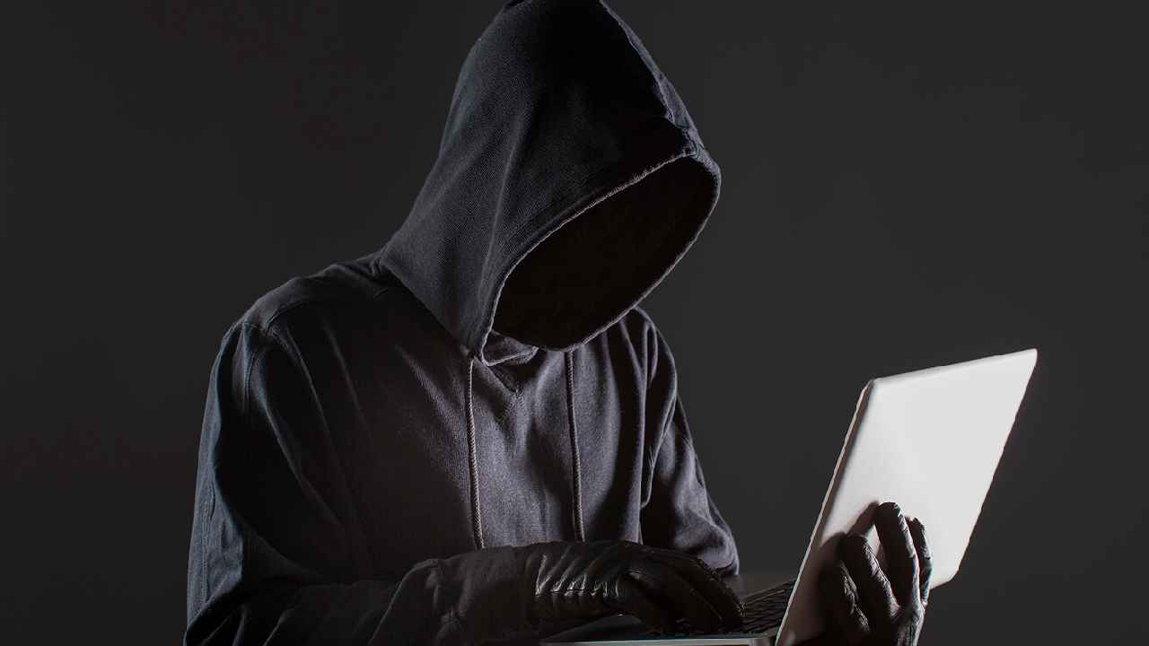 Cyber Crime: బీకేర్ ఫుల్.. వర్క్ ఫ్రమ్ హోమ్ పేరుతో.. 2 లక్షలు దోచుకున్నారు.. మెదక్ లో ఘరానా మోసం.. Cyber Crime: బీకేర్ ఫుల్.. వర్క్ ఫ్రమ్ హోమ్ పేరుతో.. 2 లక్షలు దోచుకున్నారు.. మెదక్ లో ఘరానా మోసం..