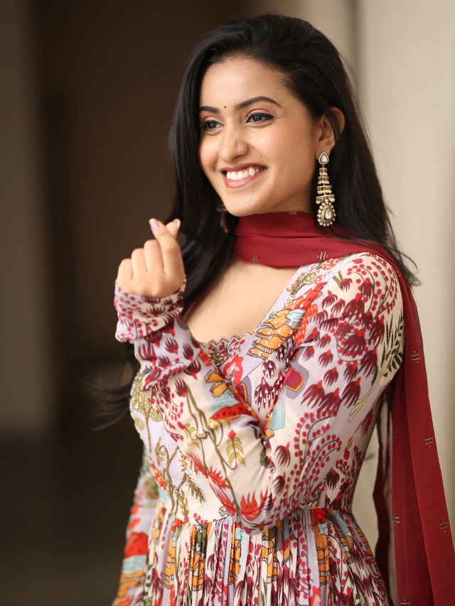Deepika Pilli Simple Looks in Akkada Ammayi Ikkada Abbayi Trailer Launch Event