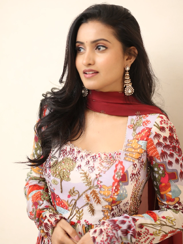 Deepika Pilli Simple Looks in Akkada Ammayi Ikkada Abbayi Trailer Launch Event
