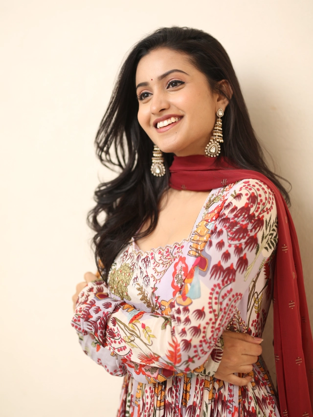 Deepika Pilli Simple Looks in Akkada Ammayi Ikkada Abbayi Trailer Launch Event