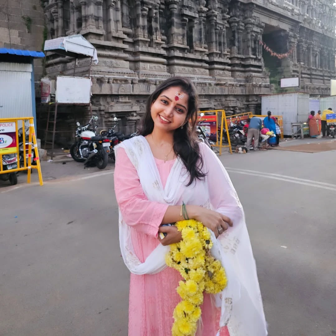 Deepika Rangaraju Visits Arunachalam