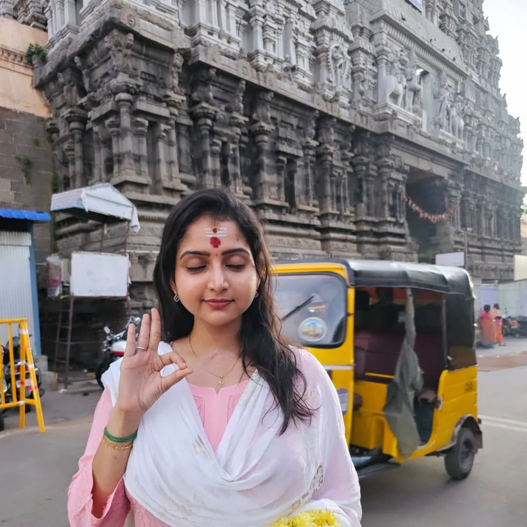 Deepika Rangaraju Visits Arunachalam
