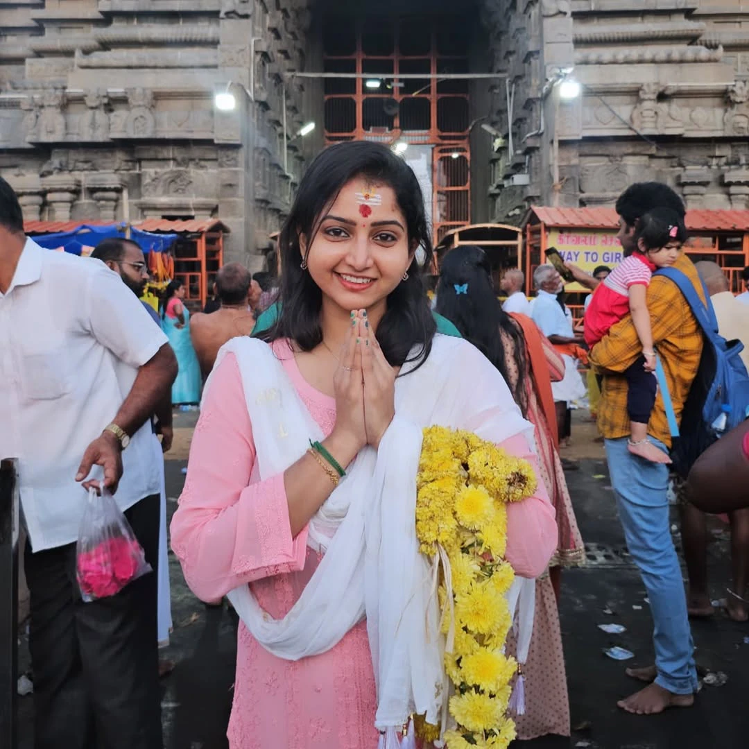 Deepika Rangaraju Visits Arunachalam