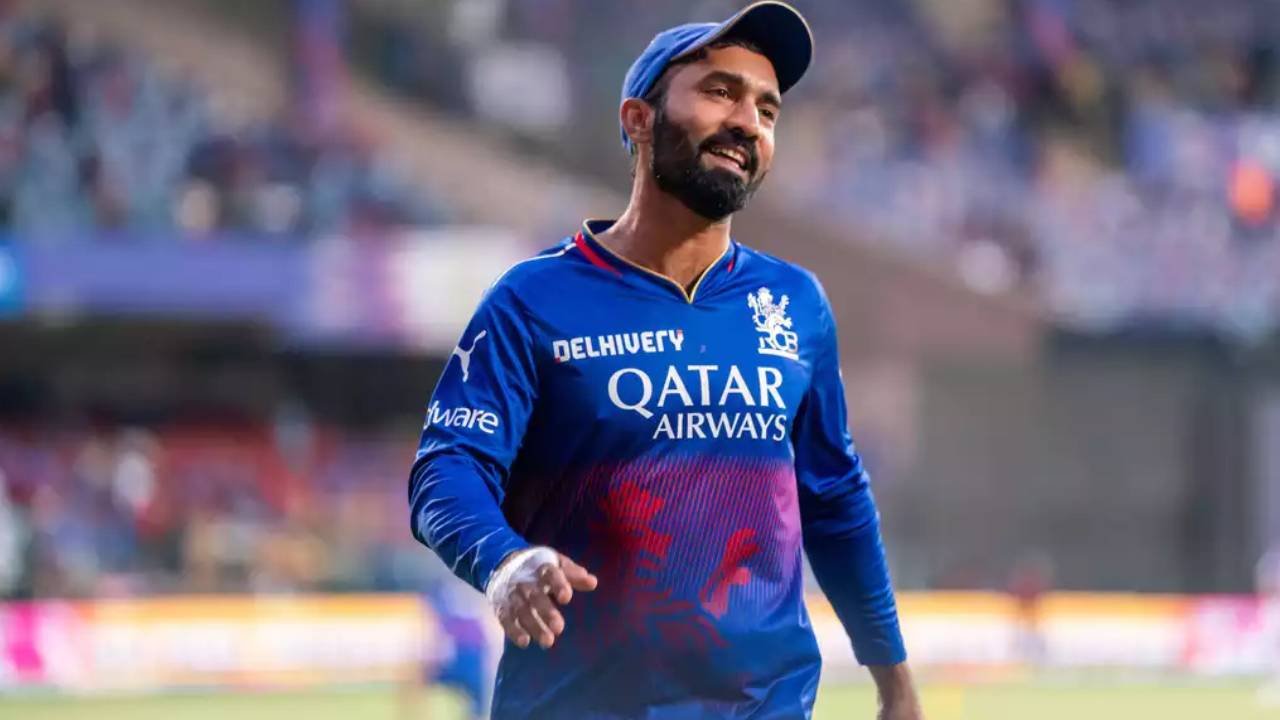 Dinesh Karthik : ఆటగాడిగా విలాసవంతమైన జీవితం.. కానీ కోచ్గా : ఆర్సీబీలో కొత్త పాత్రపై దినేశ్ కార్తీక్ ఆసక్తికర వ్యాఖ్యలు.. Dinesh Karthik : ఆటగాడిగా విలాసవంతమైన జీవితం.. కానీ కోచ్గా : ఆర్సీబీలో కొత్త పాత్రపై దినేశ్ కార్తీక్ ఆసక్తికర వ్యాఖ్యలు..