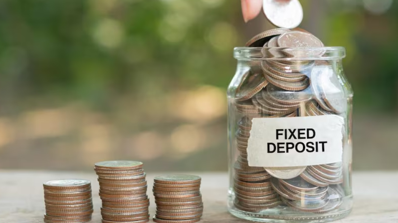FD Interest Rates : మీరు FDలో ఇన్వెస్ట్ చేస్తున్నారా? ఫిక్స్డ్ డిపాజిట్లపై భారీ వడ్డీ అందించే బ్యాంకులివే..! FD Interest Rates : మీరు FDలో ఇన్వెస్ట్ చేస్తున్నారా? ఫిక్స్డ్ డిపాజిట్లపై భారీ వడ్డీ అందించే బ్యాంకులివే..!