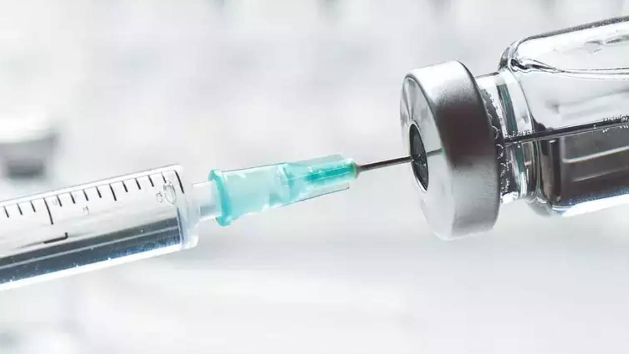 HIV: హెచ్ఐవీకి చెక్ పెట్టేలా కొత్త మందు.. ఏడాదికి ఒక్క ఇంజెక్షన్ మాత్రమే.. HIV: హెచ్ఐవీకి చెక్ పెట్టేలా కొత్త మందు.. ఏడాదికి ఒక్క ఇంజెక్షన్ మాత్రమే..