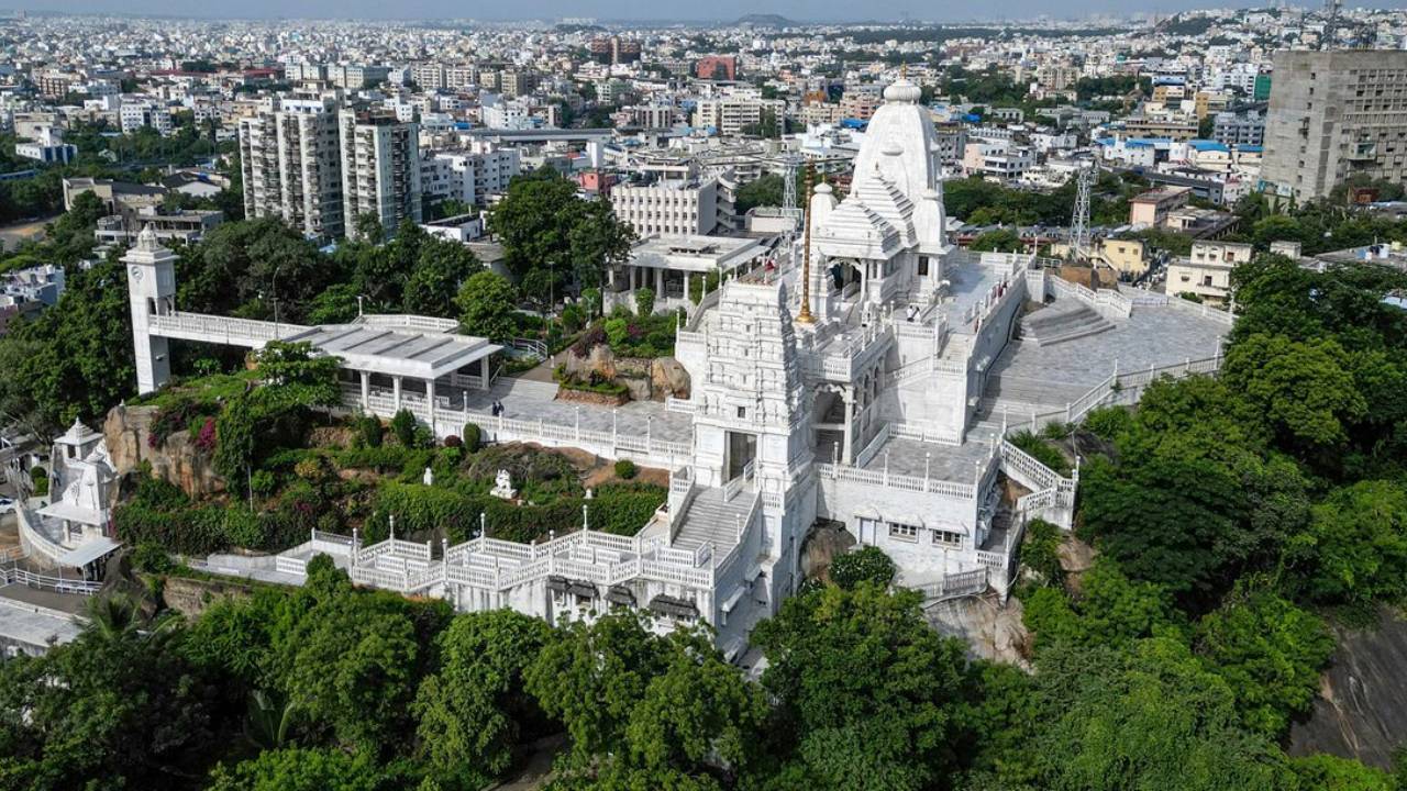 Hyderabad: తెలంగాణ టూరిజం బంపర్ ఆఫర్.. అతితక్కువ ఖర్చుతో మహానగరాన్ని చుట్టేయొచ్చు.. Hyderabad: తెలంగాణ టూరిజం బంపర్ ఆఫర్.. అతితక్కువ ఖర్చుతో మహానగరాన్ని చుట్టేయొచ్చు..