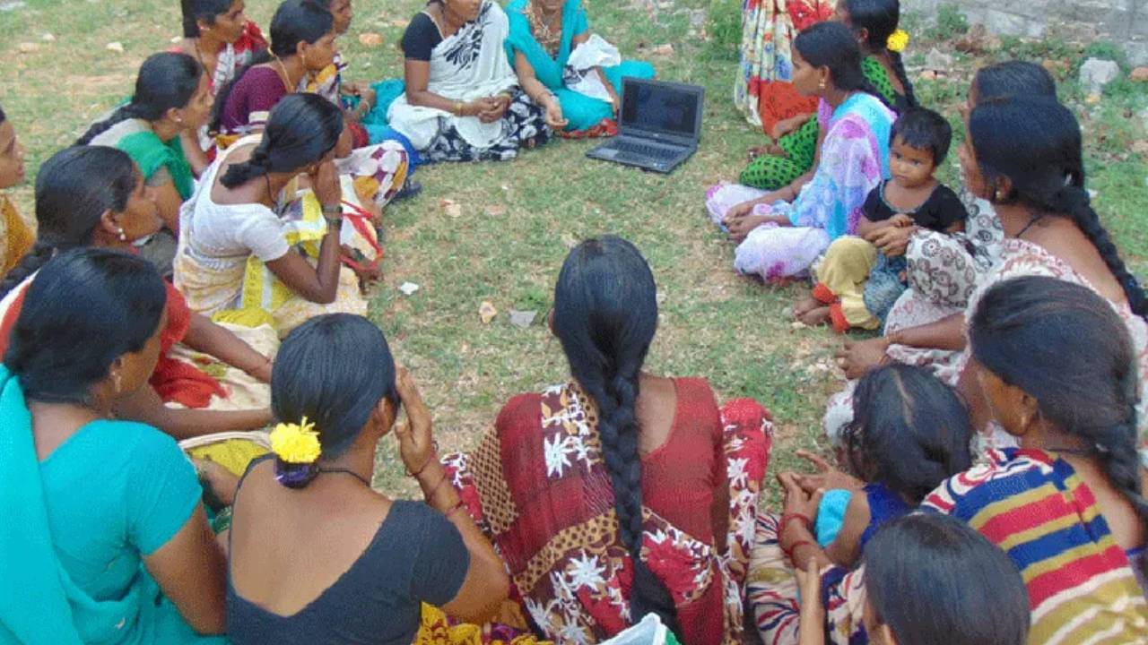 Telangana Govt: మహిళలకు గుడ్న్యూస్ చెప్పిన తెలంగాణ సర్కార్.. ఇక నుంచి 15 నుంచి 65ఏళ్ల మహిళల వరకు .. Telangana Govt: మహిళలకు గుడ్న్యూస్ చెప్పిన తెలంగాణ సర్కార్.. ఇక నుంచి 15 నుంచి 65ఏళ్ల మహిళల వరకు ..