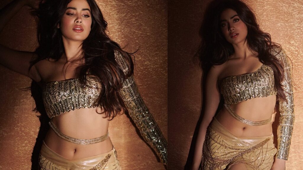 Janhvi Kapoor Sizzling Photos