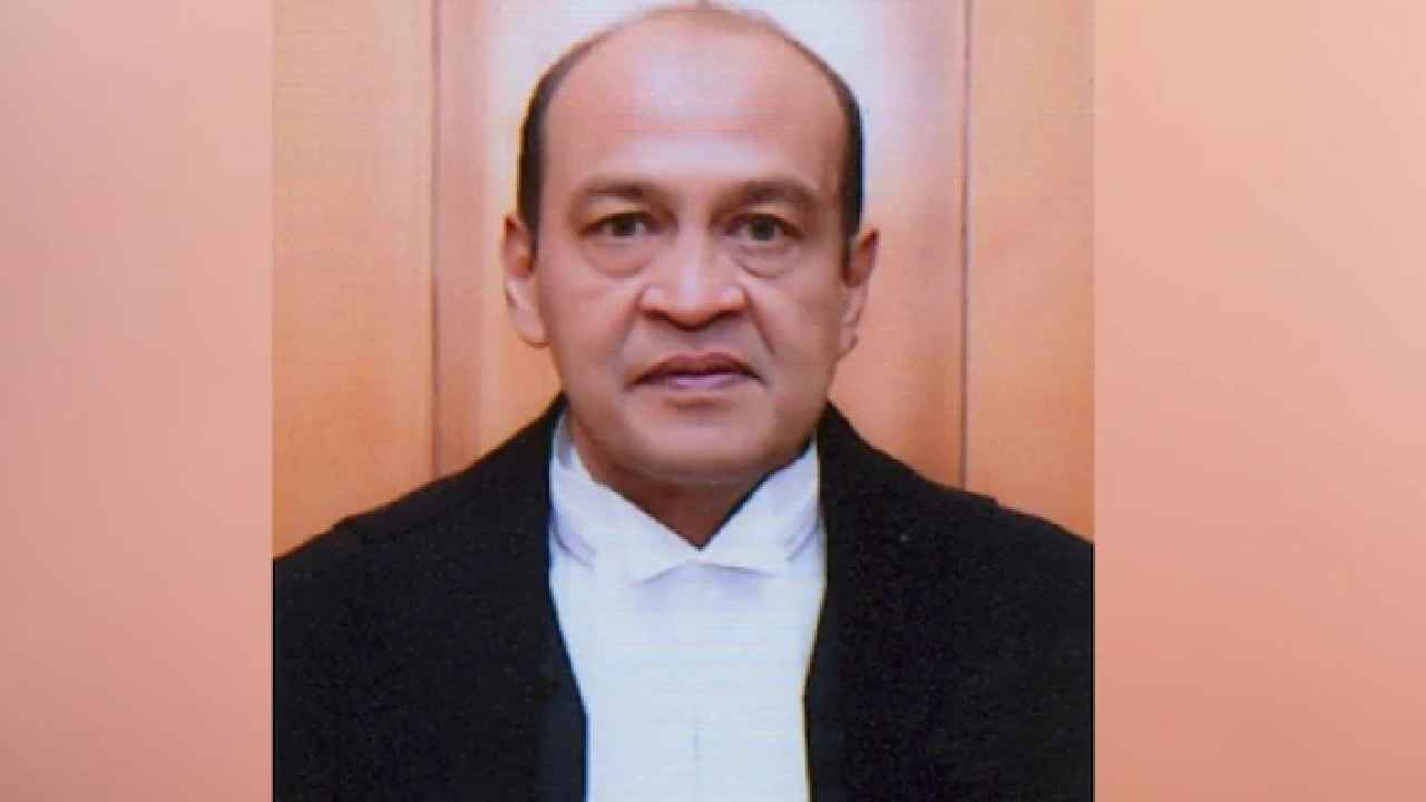 ఇంట్లో నోట్ల కట్టల వ్యవహారం.. జస్టిస్ యశ్వంత్ వర్మపై 200 మందికిపైగా ఎంపీల అభిశంసన నోటీసులు ఇంట్లో నోట్ల కట్టల వ్యవహారం.. జస్టిస్ యశ్వంత్ వర్మపై 200 మందికిపైగా ఎంపీల అభిశంసన నోటీసులు