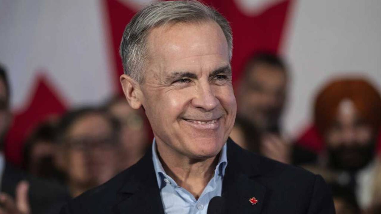 Canada: కెనడా నూతన ప్రధానిగా మార్క్ కార్నీ.. ఆయన ఎవరు..? ట్రంప్ హెచ్చరికలపై ఏమన్నారో తెలుసా.. Canada: కెనడా నూతన ప్రధానిగా మార్క్ కార్నీ.. ఆయన ఎవరు..? ట్రంప్ హెచ్చరికలపై ఏమన్నారో తెలుసా..