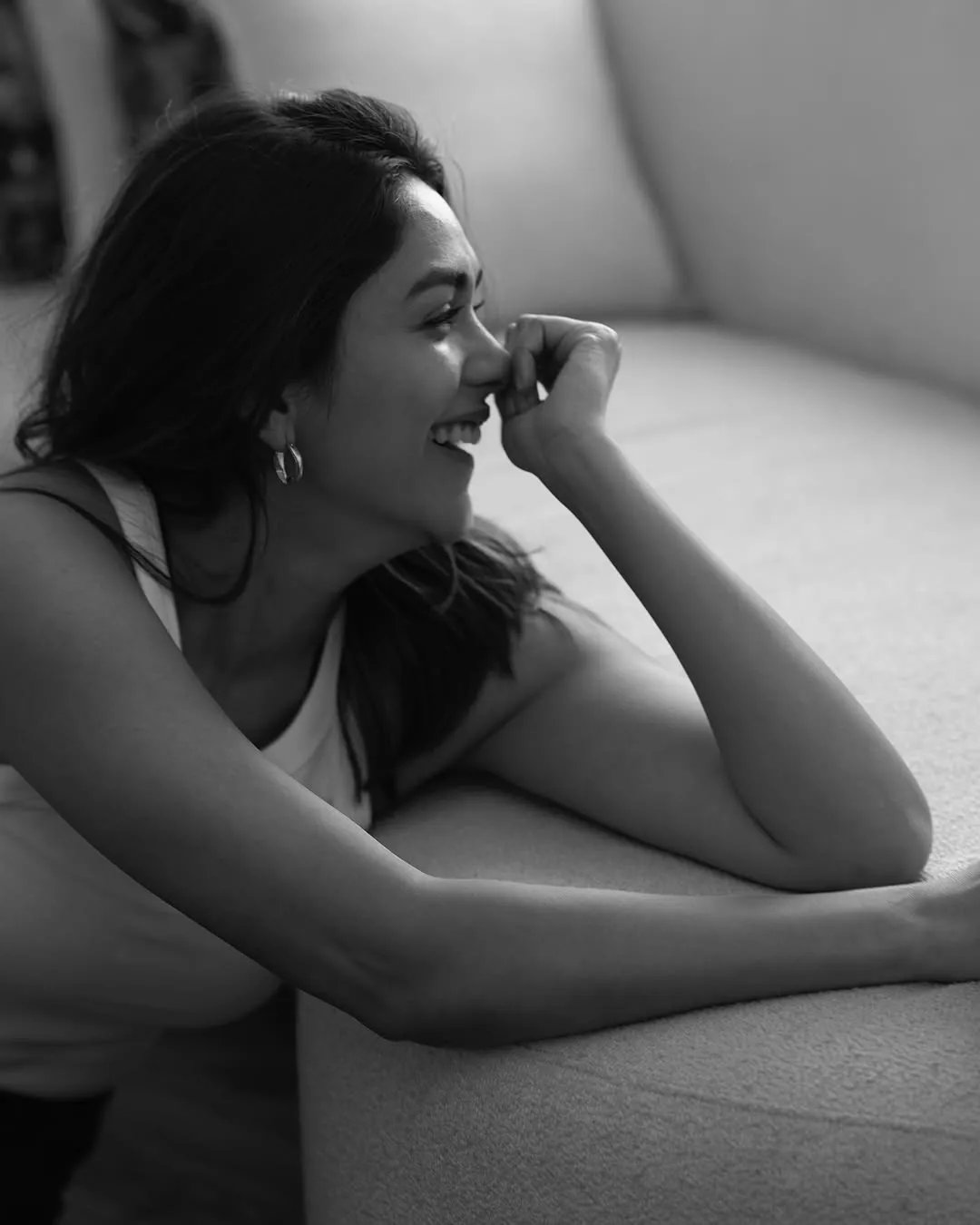 Mrunal Thakur Cute Smiling Photos