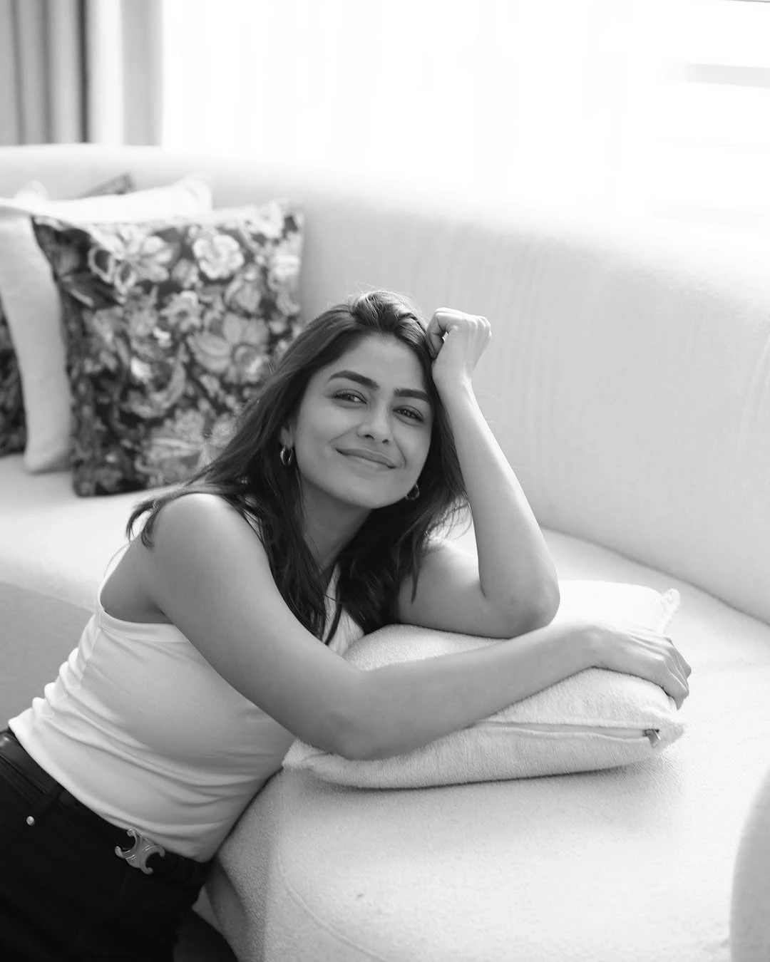 Mrunal Thakur Cute Smiling Photos