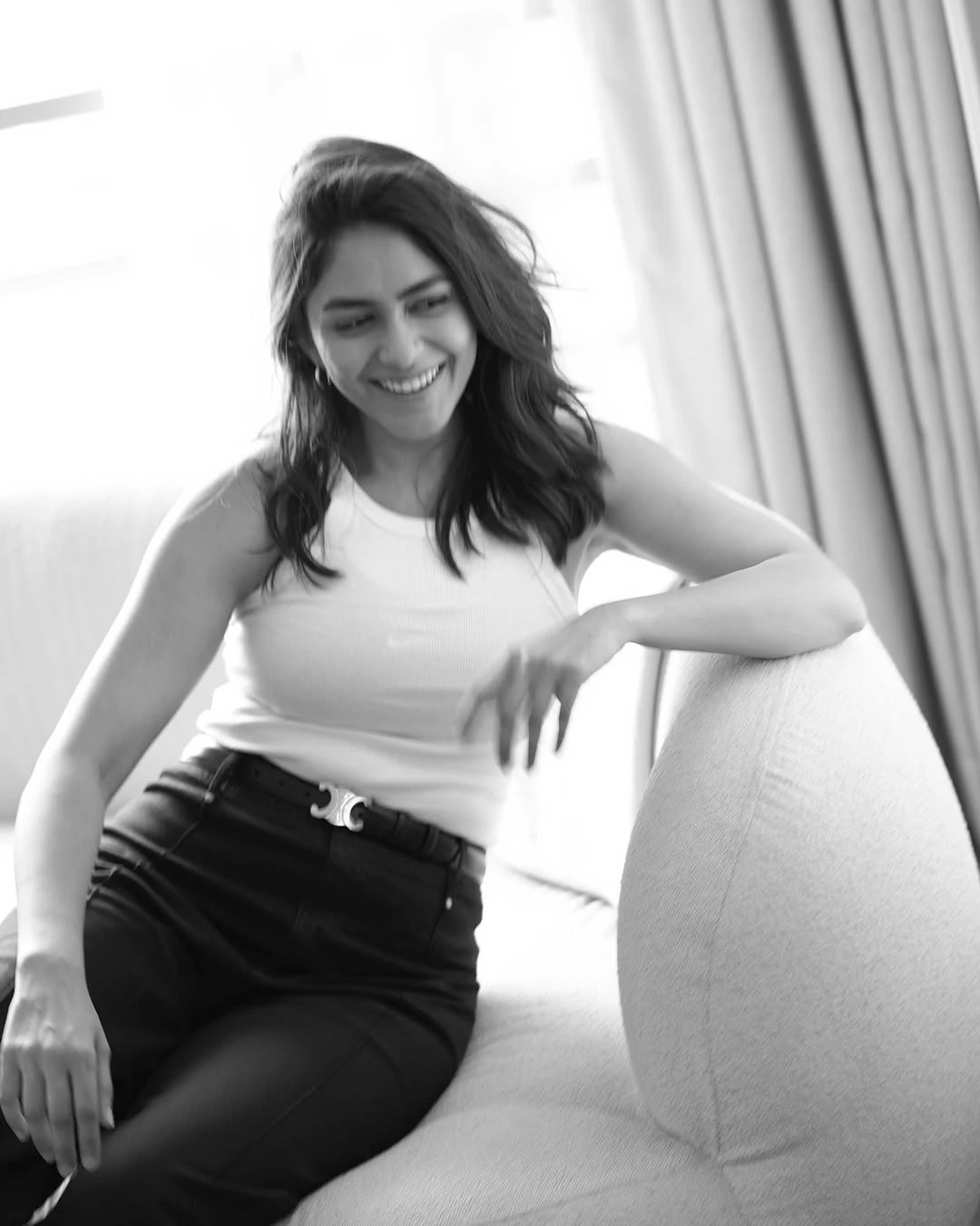 Mrunal Thakur Cute Smiling Photos