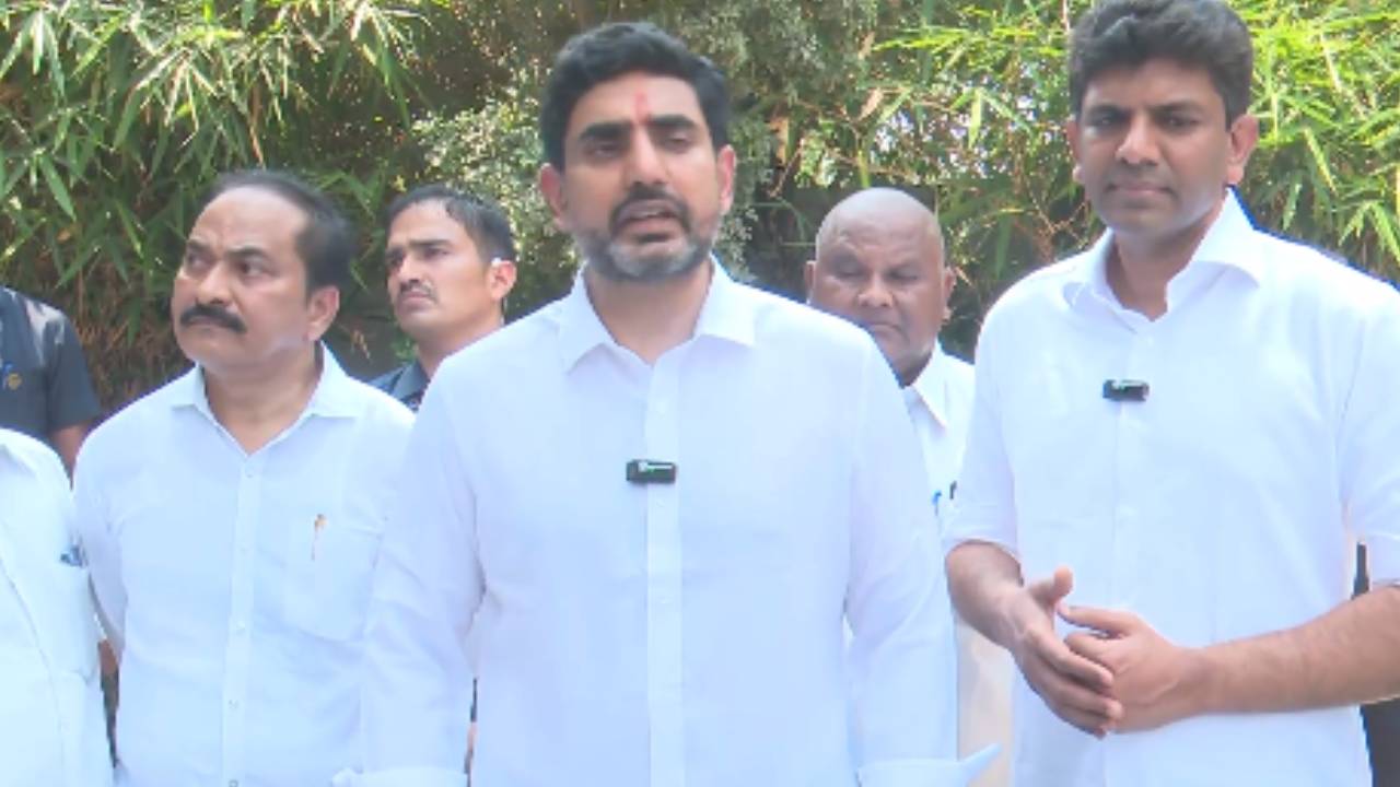 అభివృద్ధి పనులు వేగవంతం చేస్తున్నాం : మంత్రి నారా లోకేశ్ అభివృద్ధి పనులు వేగవంతం చేస్తున్నాం : మంత్రి నారా లోకేశ్