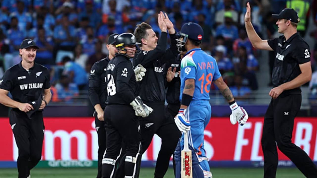 NZ vs PAK : ఛాంపియన్స్ ట్రోఫీ ఫైనల్లో కోహ్లీని ఔట్ చేశాడు.. కెప్టెన్ అయ్యాడు.. NZ vs PAK : ఛాంపియన్స్ ట్రోఫీ ఫైనల్లో కోహ్లీని ఔట్ చేశాడు.. కెప్టెన్ అయ్యాడు..
