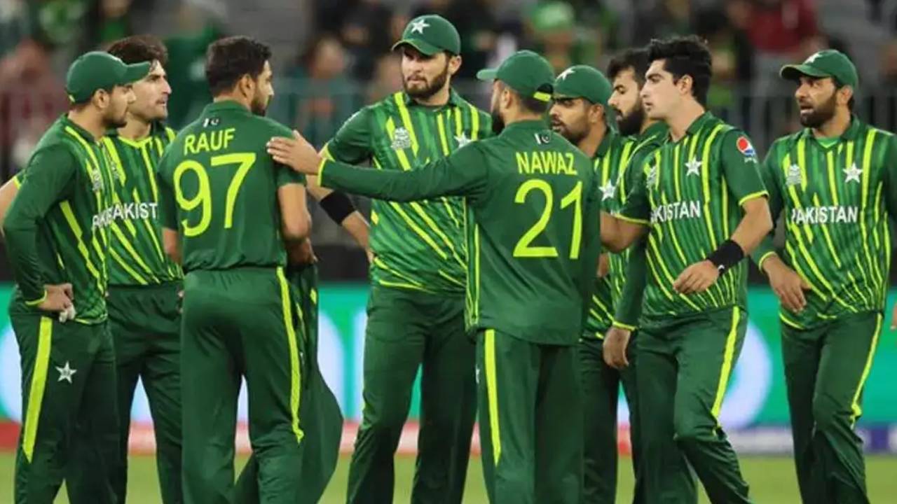 The Hundred : పాకిస్తాన్ క్రికెటర్లకు ఇంతకంటే అవమానం మరొకటి ఉండదు.. ఒకరు కాదు ఇద్దరు కాదు ఏకంగా 50 మంది.. The Hundred : పాకిస్తాన్ క్రికెటర్లకు ఇంతకంటే అవమానం మరొకటి ఉండదు.. ఒకరు కాదు ఇద్దరు కాదు ఏకంగా 50 మంది..