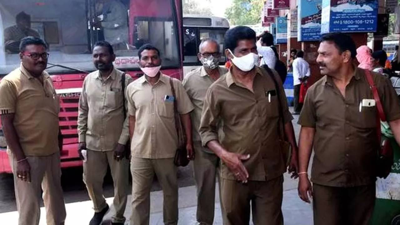 Telangana RTC: ఆర్టీసీ ఉద్యోగులకు శుభవార్త చెప్పిన తెలంగాణ ప్రభుత్వం .. Telangana RTC: ఆర్టీసీ ఉద్యోగులకు శుభవార్త చెప్పిన తెలంగాణ ప్రభుత్వం ..