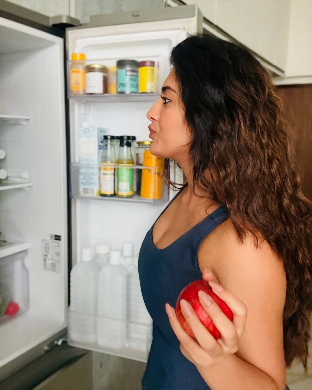 Rashi Singh Shows her Hair Beauty