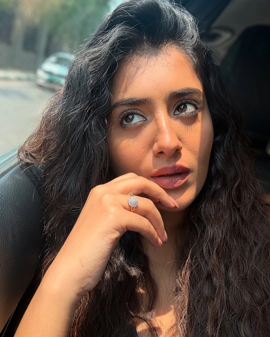 Rashi Singh Shows her Hair Beauty
