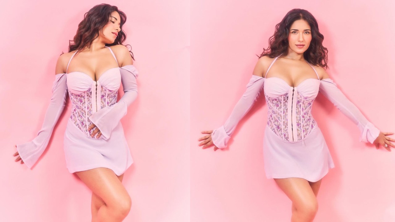 Ruhani Sharma : షార్ట్ గౌనులో ఎద అందాలతో రఫ్ఫాడిస్తున్న రుహాణి శర్మ..