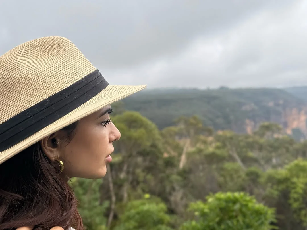 Samantha Enjoying Vacation in Sydney Wildlife Park