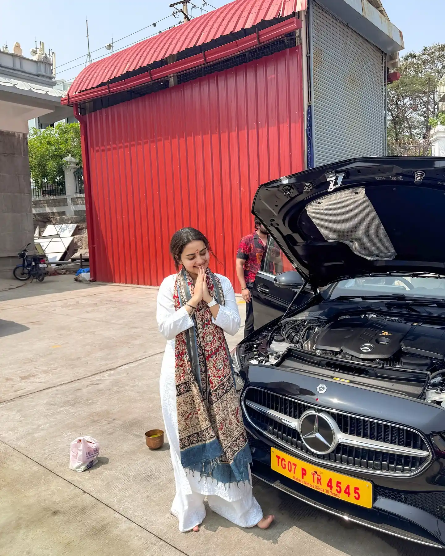 Soniya Singh Buys New Car