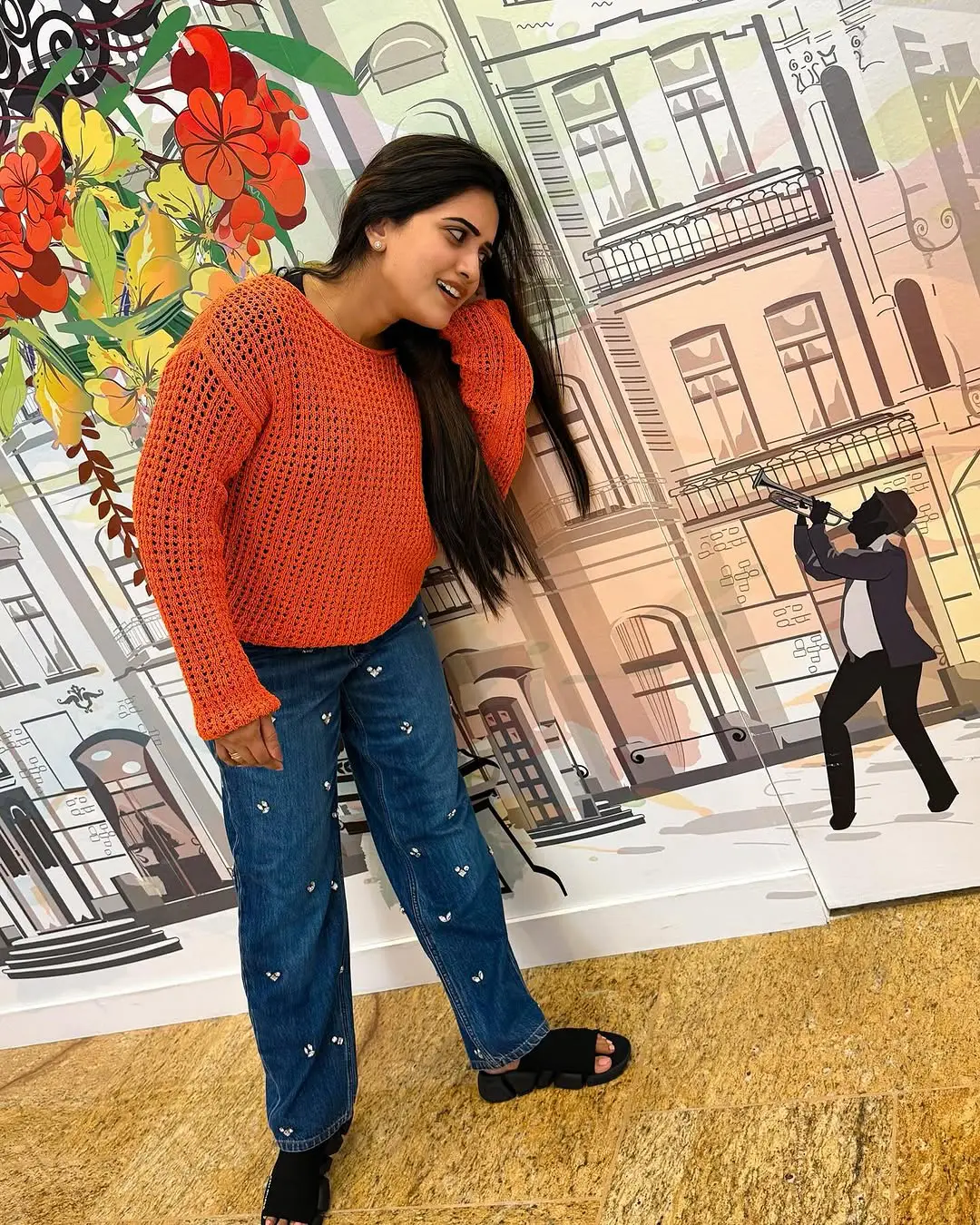 Sravanthi Chokarapu Enjoying Vacation in Dubai