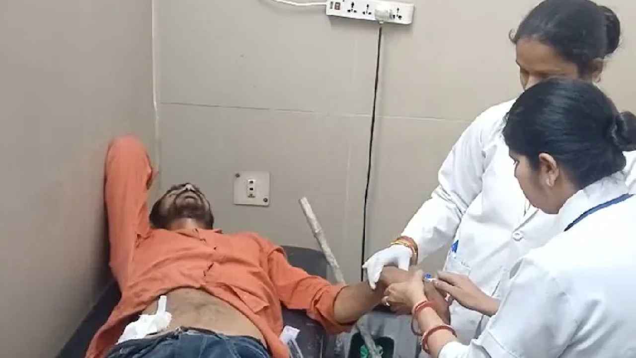 Own Surgery : బాబోయ్.. యూట్యూబ్ చూసి తనకు తానే కడుపు కోసుకుని సర్జరీ చేసుకోవాలనుకున్నాడు.. ఆ తర్వాత.. Own Surgery : బాబోయ్.. యూట్యూబ్ చూసి తనకు తానే కడుపు కోసుకుని సర్జరీ చేసుకోవాలనుకున్నాడు.. ఆ తర్వాత..