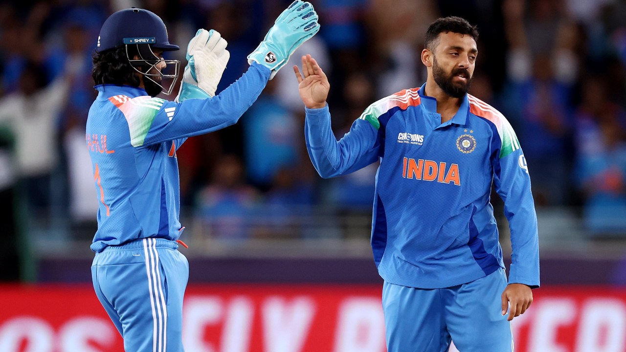 IND vs NZ : చరిత్ర సృష్టించిన వరుణ్ చక్రవర్తి.. IND vs NZ : చరిత్ర సృష్టించిన వరుణ్ చక్రవర్తి..
