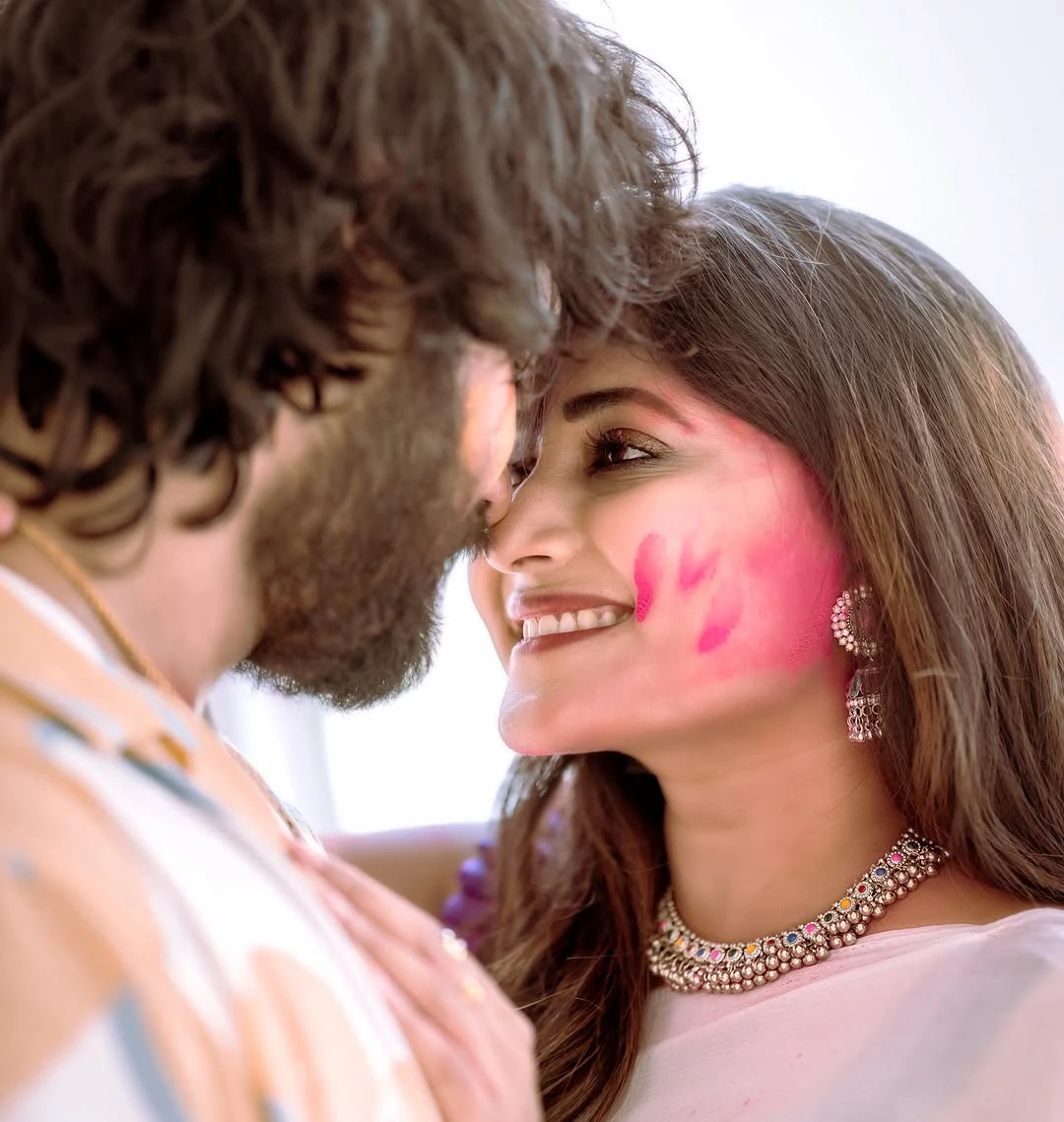 Bigg Boss Fame Vasanthi Krishnan Shares Cute Holi Photos with her Husband Pawan Kalyan